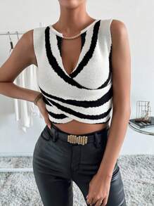 SHEIN Essnce 1pc Chain Detail Cross Wrap Crop Knit Top - Multicolor - View 6