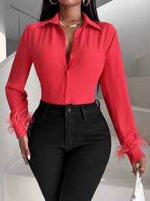 SHEIN Slayr Màu thuần Nút phía trước Lông vũ Nghệ Embellished Cổ tay áo Áo sơ mi - Đỏ - Xem 5