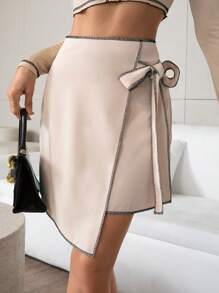 SHEIN Privé 女式結飾不對稱裹身針織裙 - 白色 - 查看 1