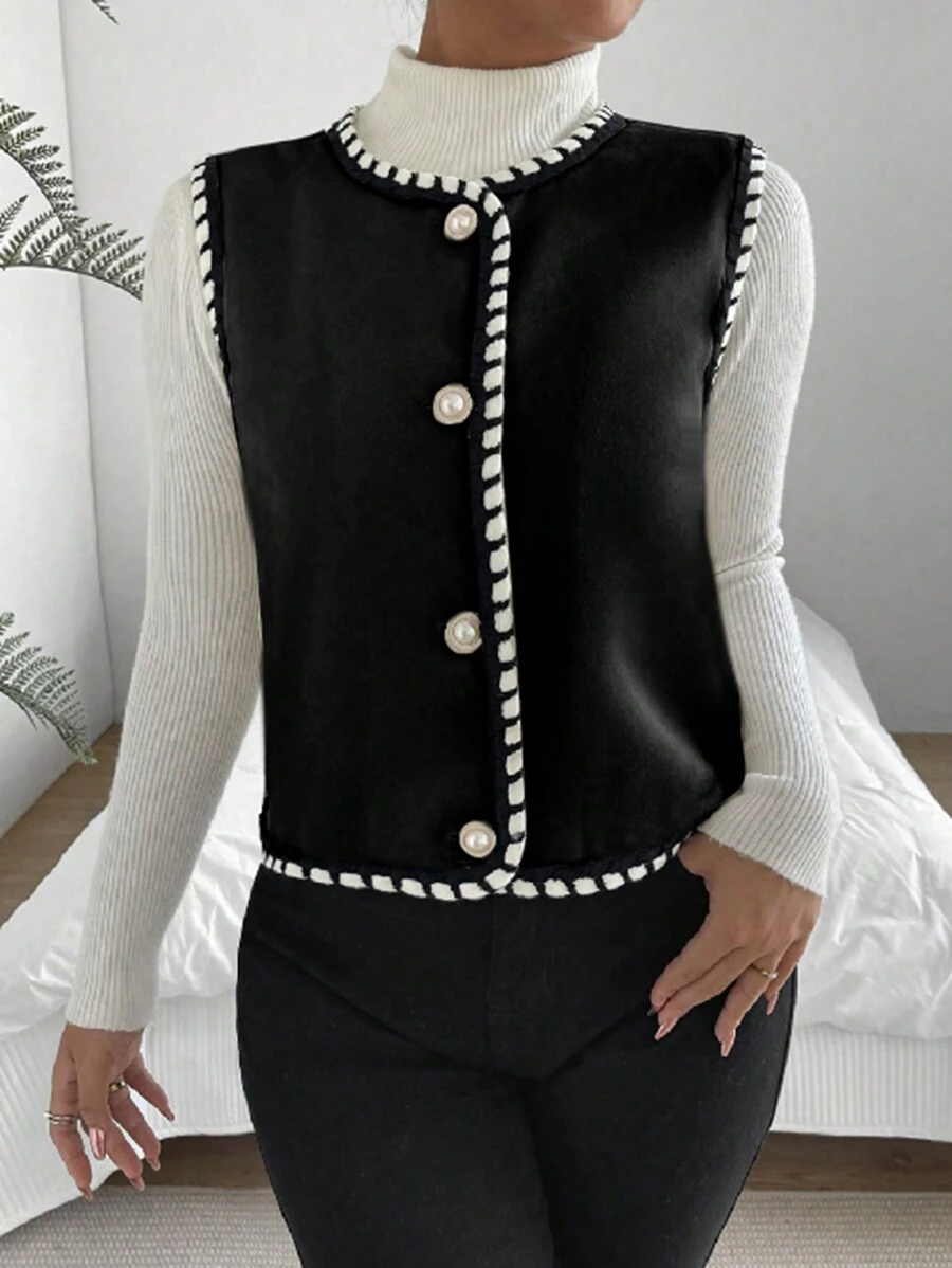 Chiquease Women's Sleeveless Jacket - Black - View 1