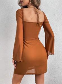 SHEIN Privé 扭結結喇叭袖連身裙 - 咖啡棕 - 查看 2