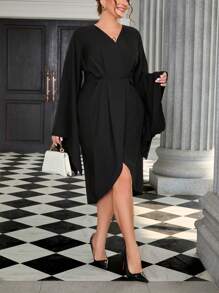SHEIN Privé Women's Plus Size V Neck Bell Sleeve Waist Dress - Black - View 2