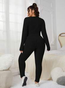 SHEIN EZwear Women's Plus Size Patched Detail Top And Leggings Set - Black - View 3