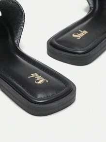 Fashionable Women's Flat Sandals