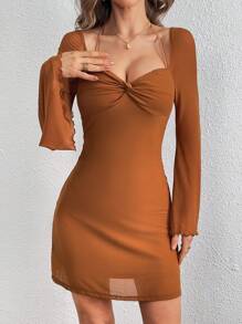 SHEIN Privé 扭結結喇叭袖連身裙 - 咖啡棕 - 查看 3