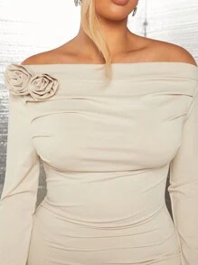 SHEIN SXY 情人節性感俱樂部穿著3d紅玫瑰花派對優雅針織不對稱下擺女t恤 - 杏色 - 查看 3