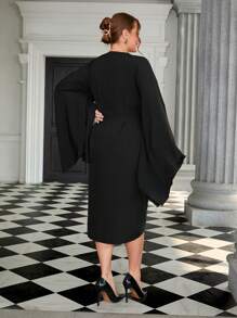 SHEIN Privé Women's Plus Size V Neck Bell Sleeve Waist Dress - Black - View 4