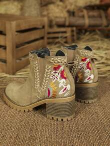 Styleloop 女士時尚復古刺繡和編織絲絨圓頭粗跟踝靴 - 卡其色 - 查看 5