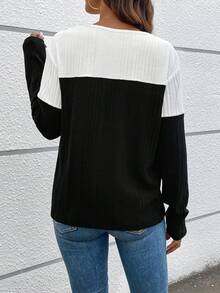 EMERY ROSE Color-block Button Decor T-shirt - Black and White - View 2