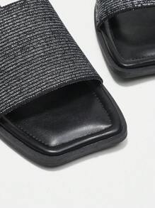 Fashionable Women's Flat Sandals