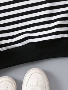 SHEIN Cậu bé Tween Sọc Vòng cổ Áo nỉ - Đen và trắng - Xem 4