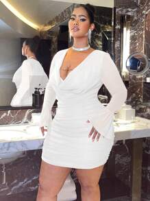 SHEIN SXY Plus Size Women's Solid Color Draped Neck & Chain Detail & Pleated Bodycon Dress,Graduation Dress - White - View 3