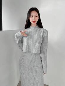 SHEINNeu 純色半高領t恤和裙子套裝 - 黑色 - 查看 5
