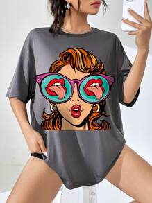 SHEIN EZwear Camiseta Holgada Con Estampado De Personajes Y Hombros Caídos - Gris Oscuro - Ver 1