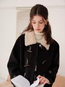 女士仿羊毛领 & 牛角扣羊毛大衣 - 黑色 - 查看 4