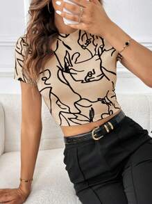 SHEIN Essnce 女士隨機印花短款t恤 - 卡其色 - 查看 3