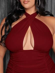 SHEIN SXY 大码纯色镂空褶皱挂脖连衣裙 - 紅色 - 查看 6