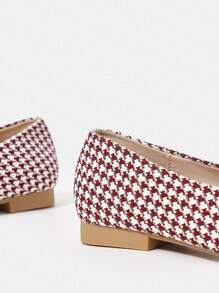 SheIn MOD 女格紋細部平底鞋 - 酒紅色 - 查看 5