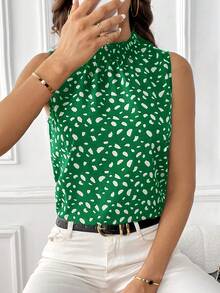 SHEIN Clasi Printed Sleeveless Halter Top - Green - View 3