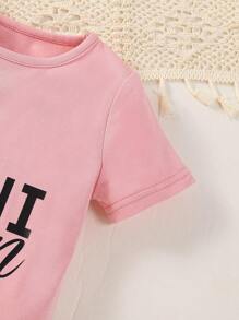 SHEIN Young Girl Casual And Sweet Leopard & Butterfly & Letter Print Pink T-Shirt & Pink Leopard Print Belted Dark Denim Shorts 2pcs Outfits, School, Campus, College Summer Holiday - Pink - View 3
