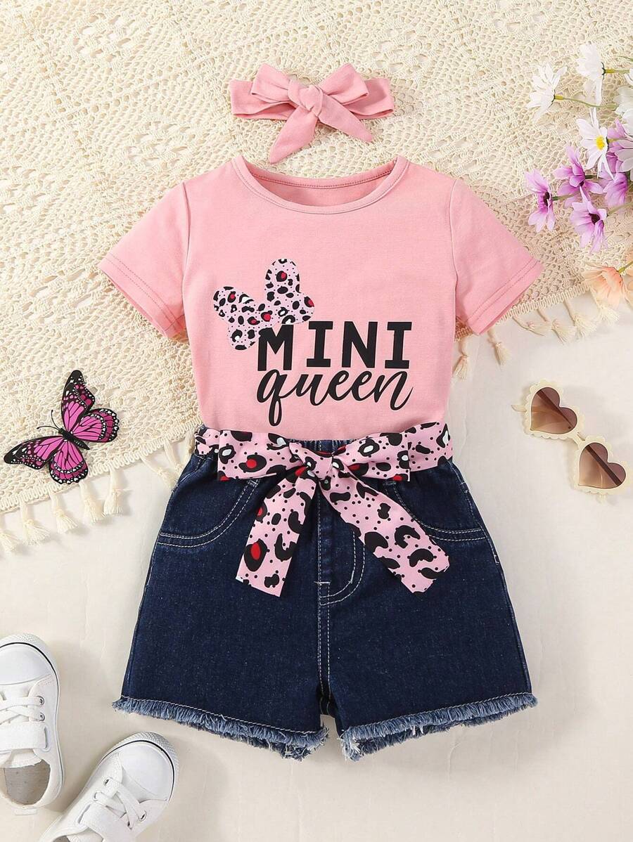 SHEIN Young Girl Casual And Sweet Leopard & Butterfly & Letter Print Pink T-Shirt & Pink Leopard Print Belted Dark Denim Shorts 2pcs Outfits, School, Campus, College Summer Holiday - Pink - View 1