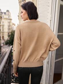 SHEIN Frenchy 心型落肩毛衣 - 卡其色 - 查看 2