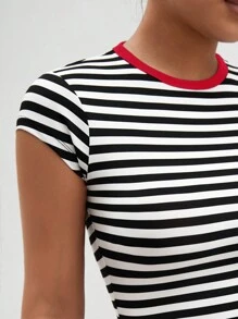 SHEIN Essnce 女款修身條紋圓領短袖 T 卹