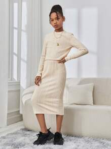 SHEIN 適用於休閒穿著的tween女孩冬季保暖圓領長袖上衣與及膝裙 - 杏色 - 查看 3