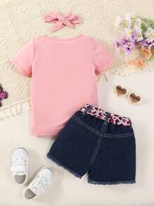 SHEIN Young Girl Casual And Sweet Leopard & Butterfly & Letter Print Pink T-Shirt & Pink Leopard Print Belted Dark Denim Shorts 2pcs Outfits, School, Campus, College Summer Holiday - Pink - View 2