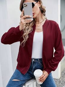 SHEIN EZwear Chaqueta De Béisbol Con Forro De Felpa De Oso De Peluche - Burdeos - Ver 2