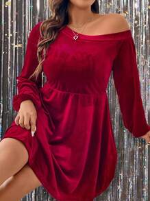 Allurite Plus Christmas Asymmetrical Neck Lantern Sleeve Velvet Dress - Red - View 4