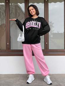 SHEIN EZwear Conjunto De Sudadera Con Pantalones De Chándal Con Diseño De Letras Para Tallas Grandes - Negro - Ver 3