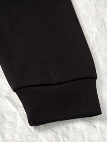 SHEIN EZwear American Flag & Letter Graphic Drop Shoulder Crop Sweatshirt - Black - View 4