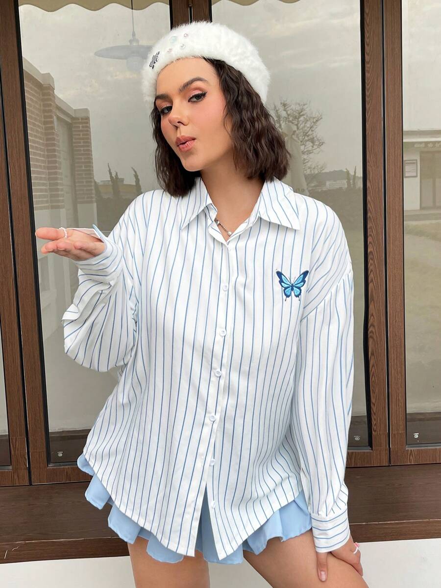 SHEIN EZwear Của phụ nữ Kích thước lớn Sọc Áo sơ mi Với Thêu Bướm Thiết kế , Linh hoạt Phong cách - Xanh và trắng - Xem 1