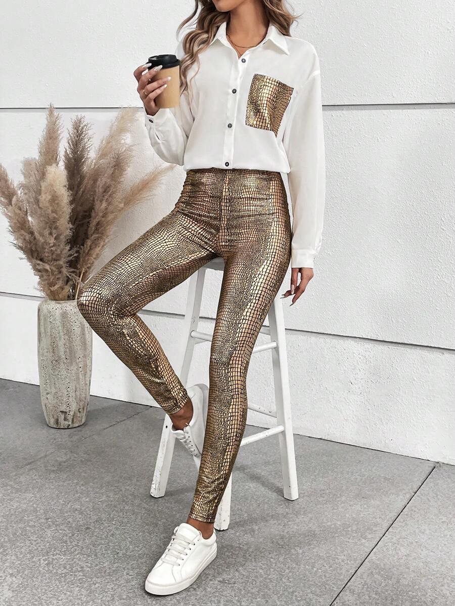 SHEIN LUNE 女式扣前落肩襯衫配補丁口袋和鱷魚紋褲子套裝 - 彩色 - 查看 1