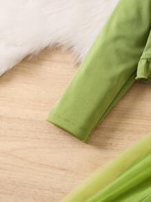 SHEIN Glamorique Kids 年輕女孩荷葉邊上衣和拼色細肩帶裙子兩件套 - 綠色 - 查看 5