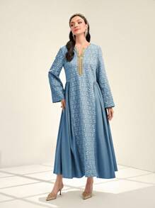 Al Najma 女性v領拼接編織腰帶和提花連衣裙 - 藍色 - 查看 3