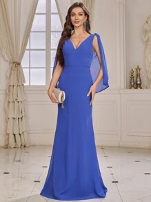 SHEIN Belle فستان وصيفة الشرف ذو ياقة عميقة على شكل حرف V ، وتريم مطرز ، وذيل غير متماثل - الأزرق - مشاهدة 3