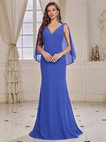 SHEIN Belle فستان وصيفة الشرف ذو ياقة عميقة على شكل حرف V ، وتريم مطرز ، وذيل غير متماثل - الأزرق - مشاهدة 2