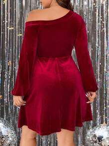 Allurite Plus Christmas Asymmetrical Neck Lantern Sleeve Velvet Dress - Red - View 2