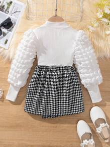 SHEIN Young Girl Ribbed Collar T-Shirt & Houndstooth Pattern Skirt Set With Embroidery And Jacquard Design - Black and White - View 2