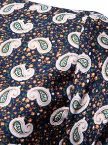 Manfinity Homme Men's All Over Paisley Pattern Short Sleeve Shirt