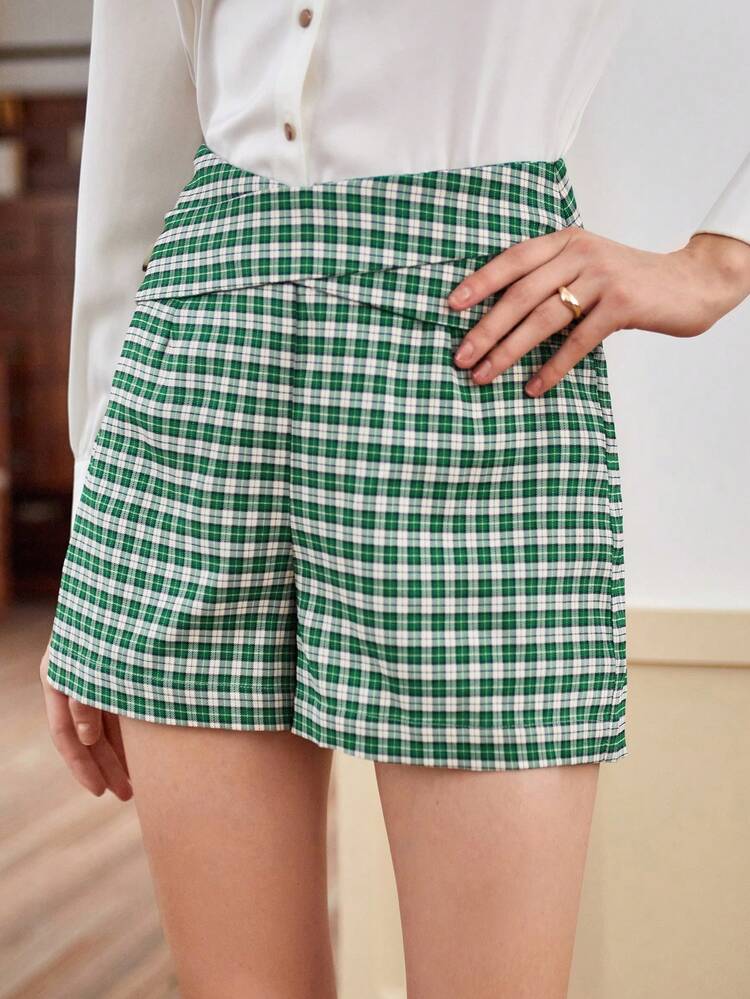 Short taille haute croisée à carreaux verts pour femmes