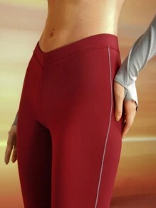 GLOWMODE Featherfit™ Leggings: Bewegen Sie Sich Frei Mit V-taillen Design Und Schrägen Säumen