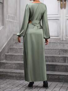 SHEIN Clasi Đầm Maxi Satin Tay Lửng Khoét Eo Có Đường Xẻ Cao Bên Hông Trang Phục Nữ - màu xanh lá - Xem 2
