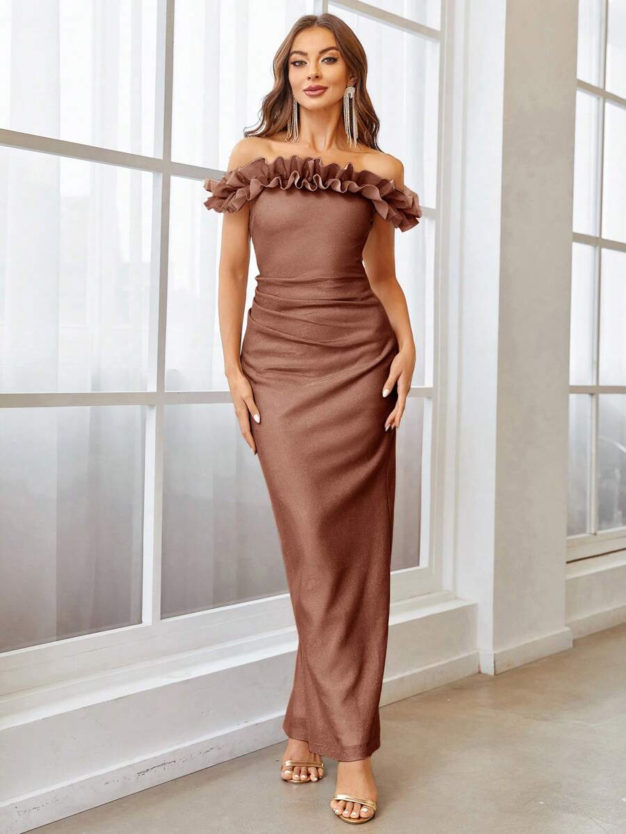 SHEIN Belle Vestido De Fiesta De Tubo Con Hombro Al Descubierto Y Borde De Volante, Decorado Con Pliegues - Burdeos - Ver 1