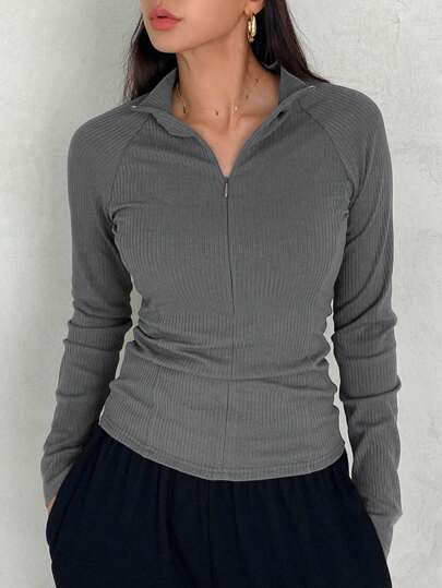 Dazy Star Women's Zipper Front Solid Color Raglan Sleeve T-Shirt Long Sleeve