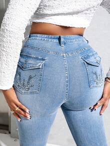 SHEIN Essnce Women's Plus Size Embroidered Flared Jeans - Blue - View 3