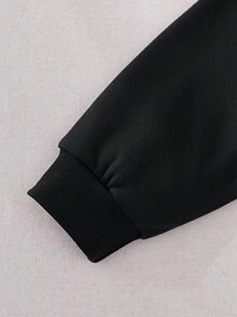 加大碼連帽斜肩卡通和口號圖案保暖衛衣 - 黑色 - 查看 4