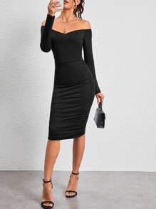 SHEIN Privé Vestido De Manga Larga Con Hombros Descubiertos Y Color Liso - Negro - Ver 1